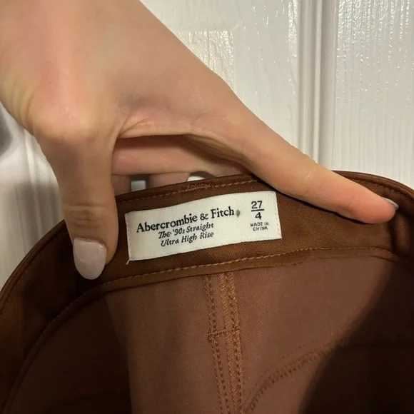 Abercrombie & Fitch The 90's Straight Ultra High Rise Faux Leather Pants - Picture 5 of 8